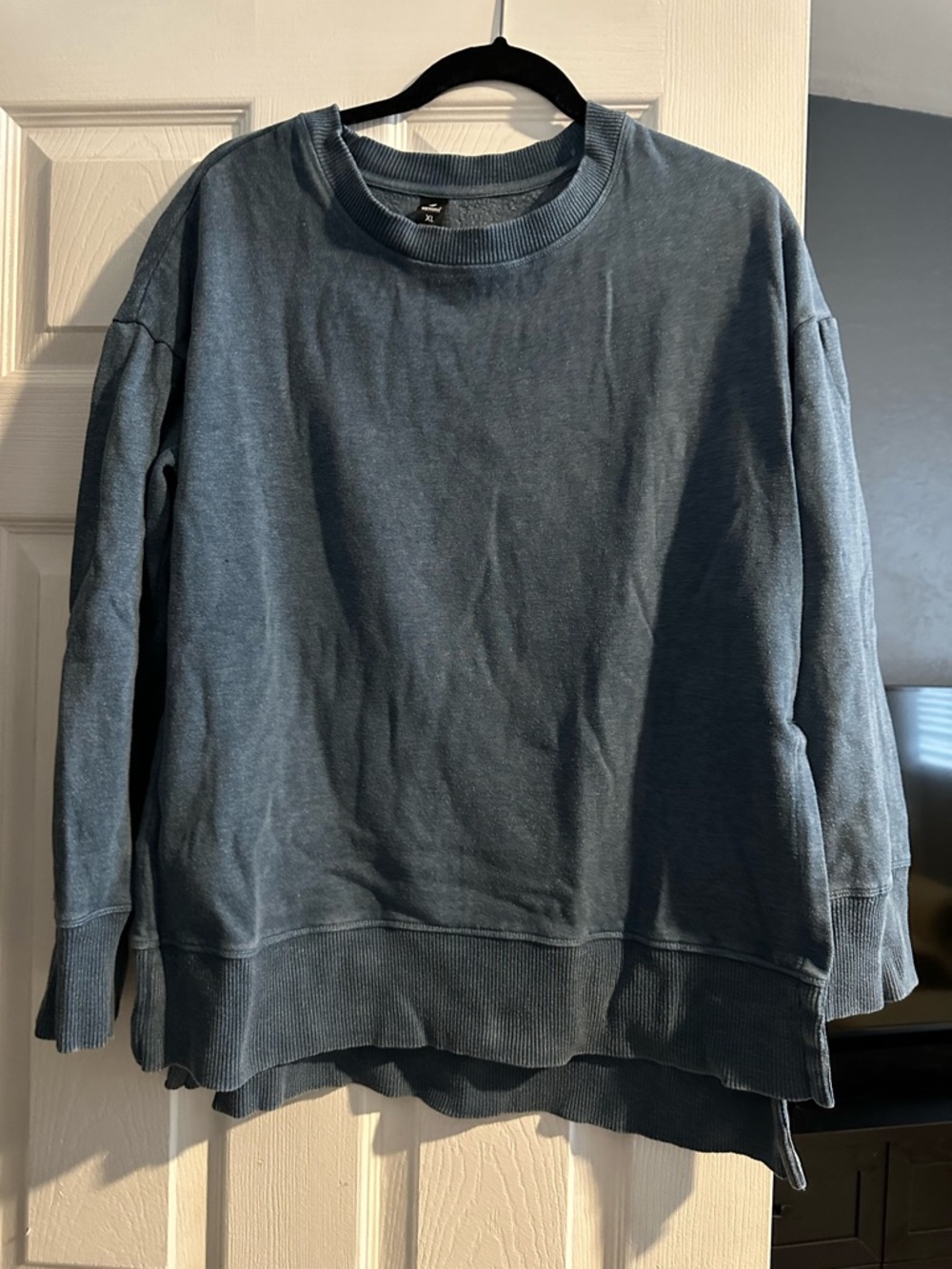 90 degree’s women Crewneck Sweater with side slit - Slate Blue